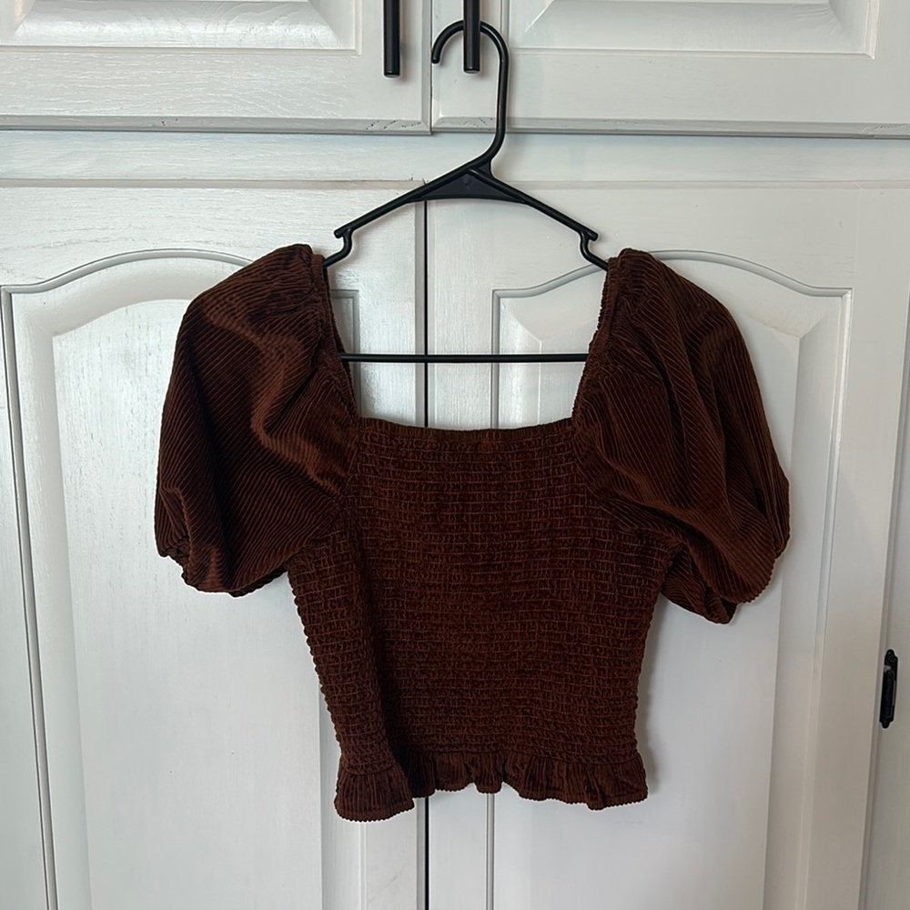 American Eagle Small Brown Puff Sleeve Smocked Top